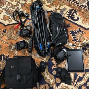 *AS IS* Bundle of Nikon & Apple Electronics/Accessories